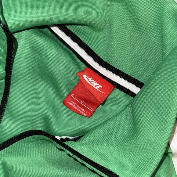 GREEN NIKE TRACK JACKET - Picture 3 of 5